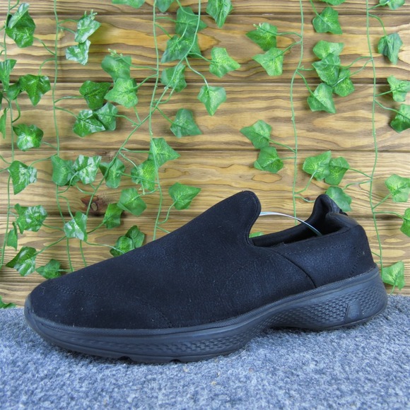 SKECHERS Men Goga Max Slip-On Black Fabric Size 9 Medium  Used 2025 - Picture 1 of 7